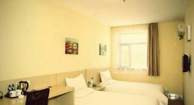 汉庭北京三里河酒店-客卧