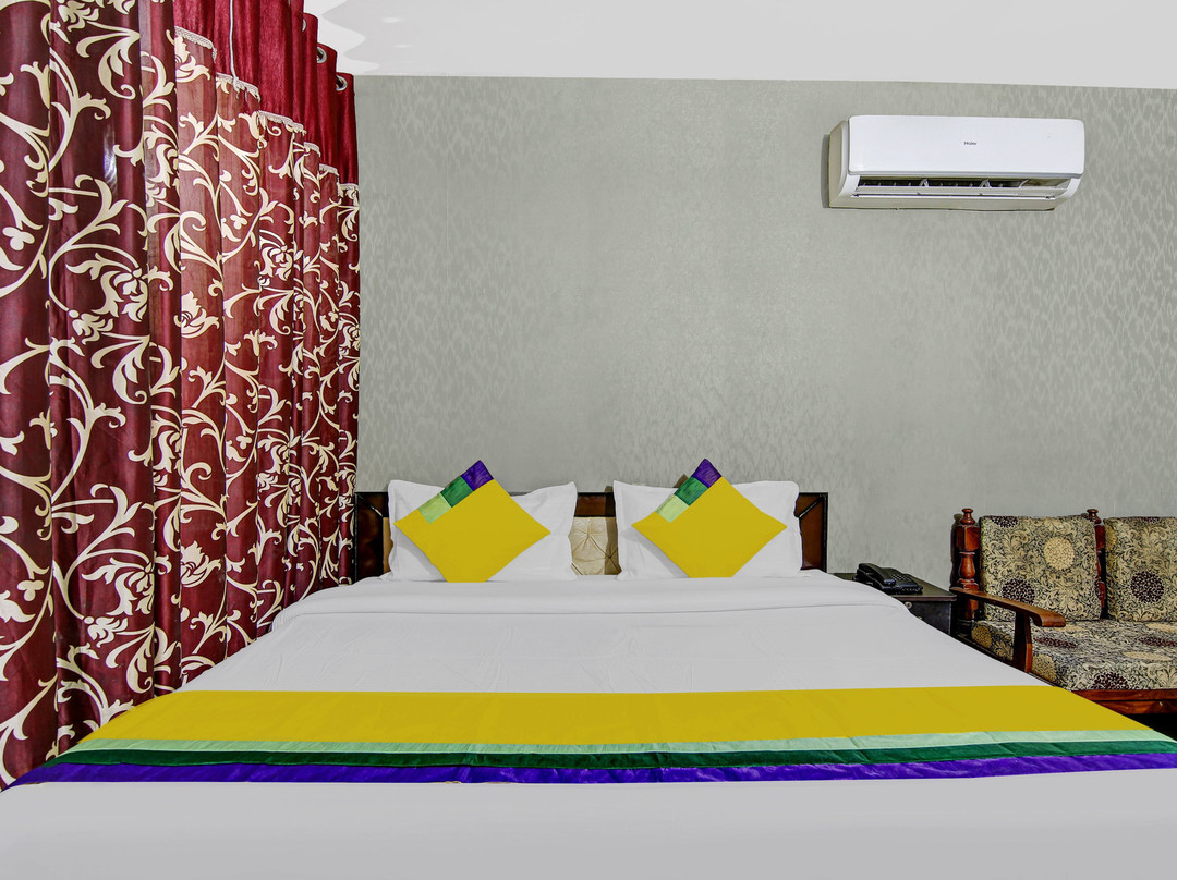 Ajitgarh酒店住宿-Itsy By Treebo - Hotel Kings Palace