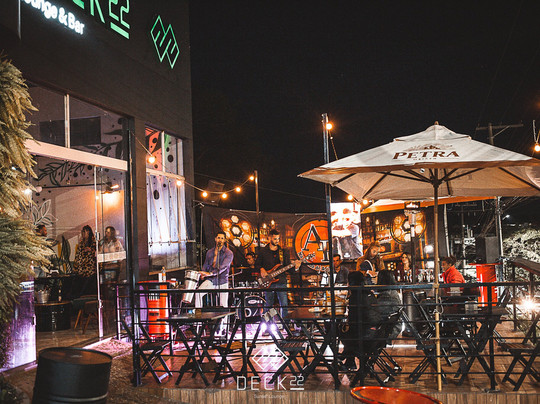 Deck 22 Bar e Lounge