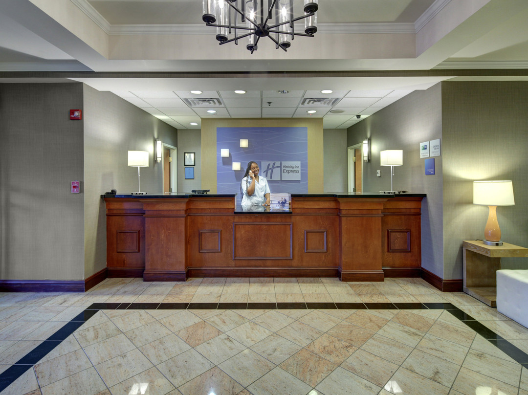 Holiday Inn Express & Suites Emporia By IHG主图
