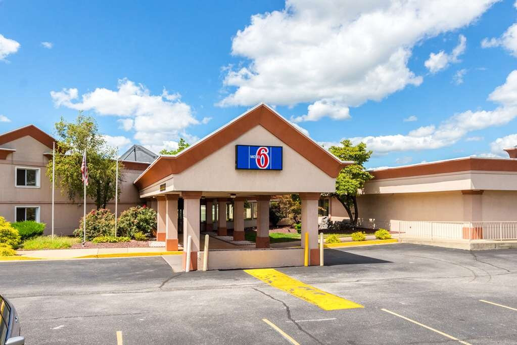 Econo Lodge Inn & Suites主图