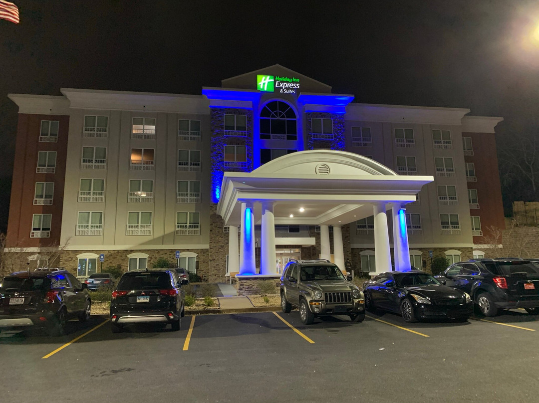 哥伦布本宁堡快捷假日&套房酒店