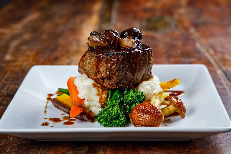 De Pere餐馆和美食-Bleu Restaurant and Lounge