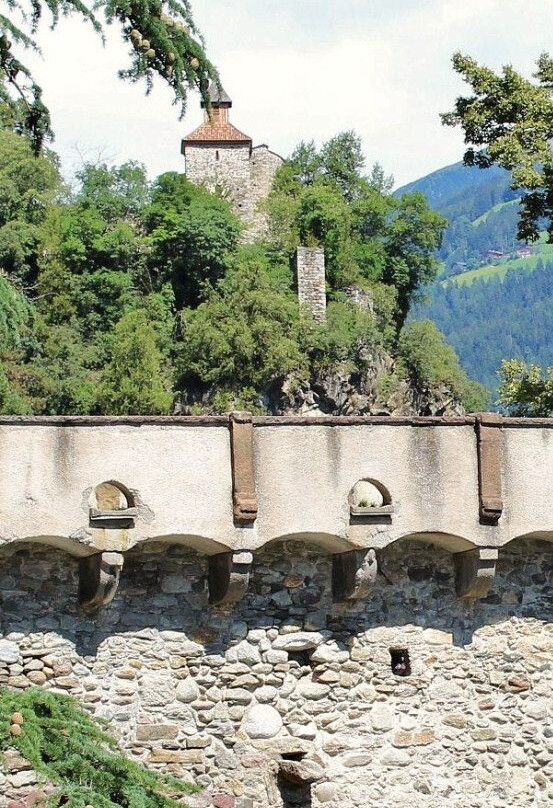 Castel San Zeno景点图片