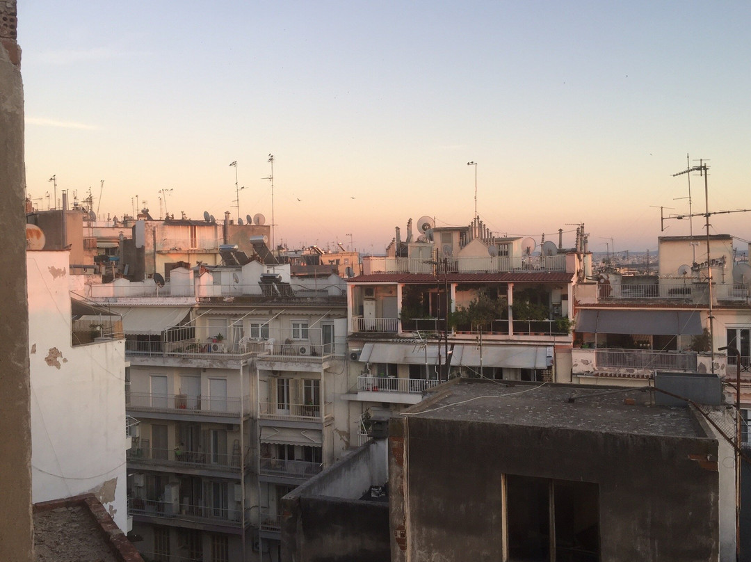 White Bottle Superior Apartments主图