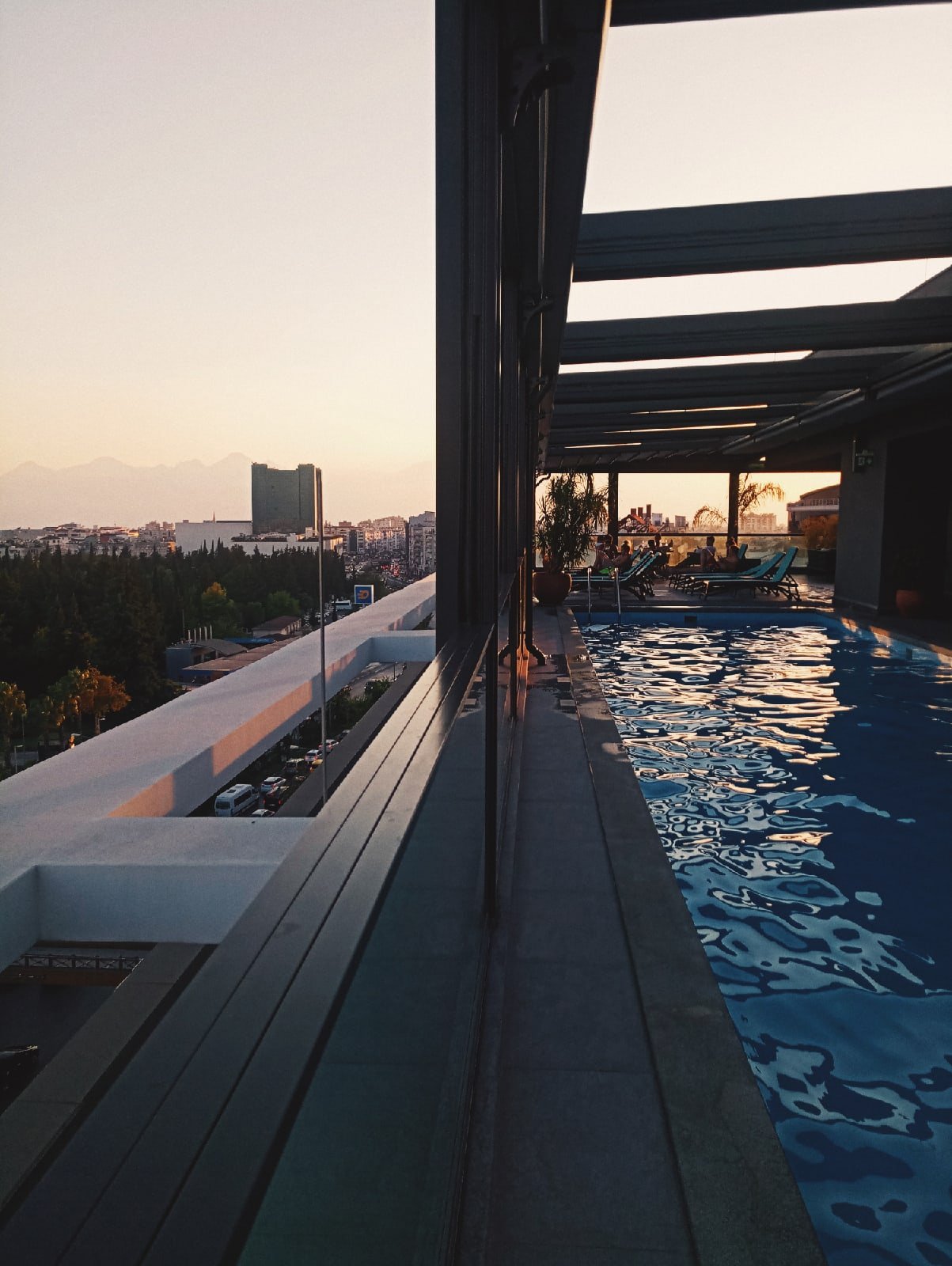 DoubleTree by Hilton Antalya City Centre-泳池