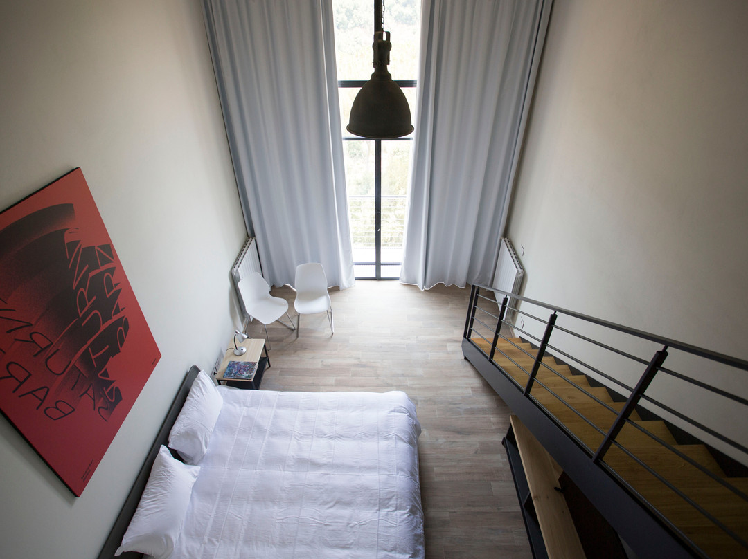 The Silk Valley主图