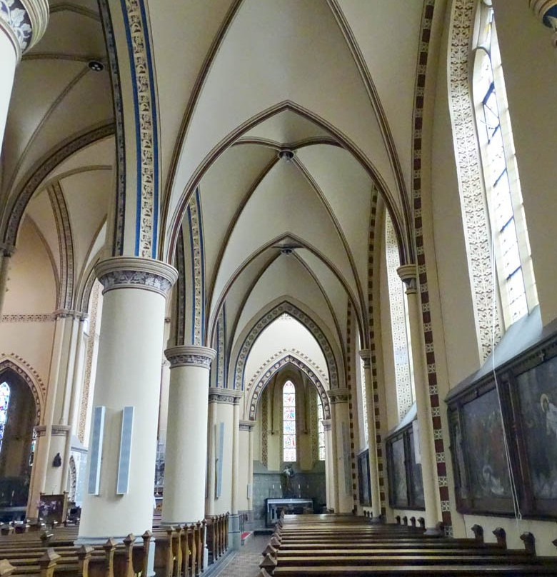 Katholieke St Pancratiuskerk-斯海伦贝赫必去景点