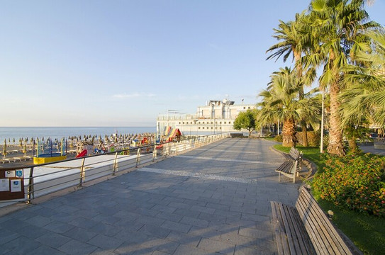 Bagni Sirena-洛阿诺必去景点