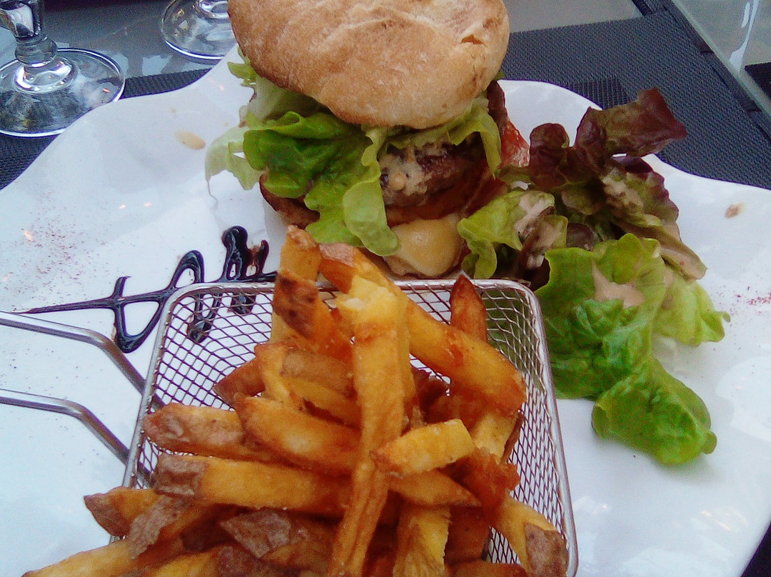 Le Clyde's Hotel Restaurant Bar主图