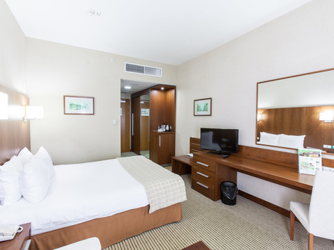 假日酒店度假村主图