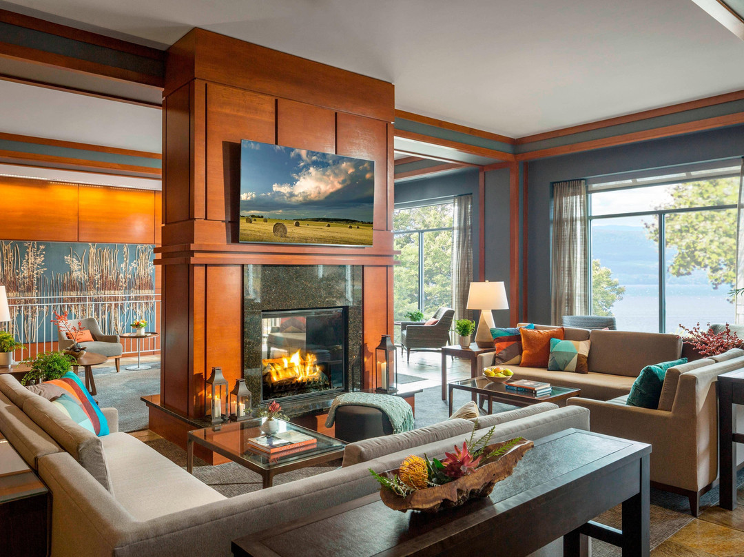 伯灵顿港万怡酒店主图