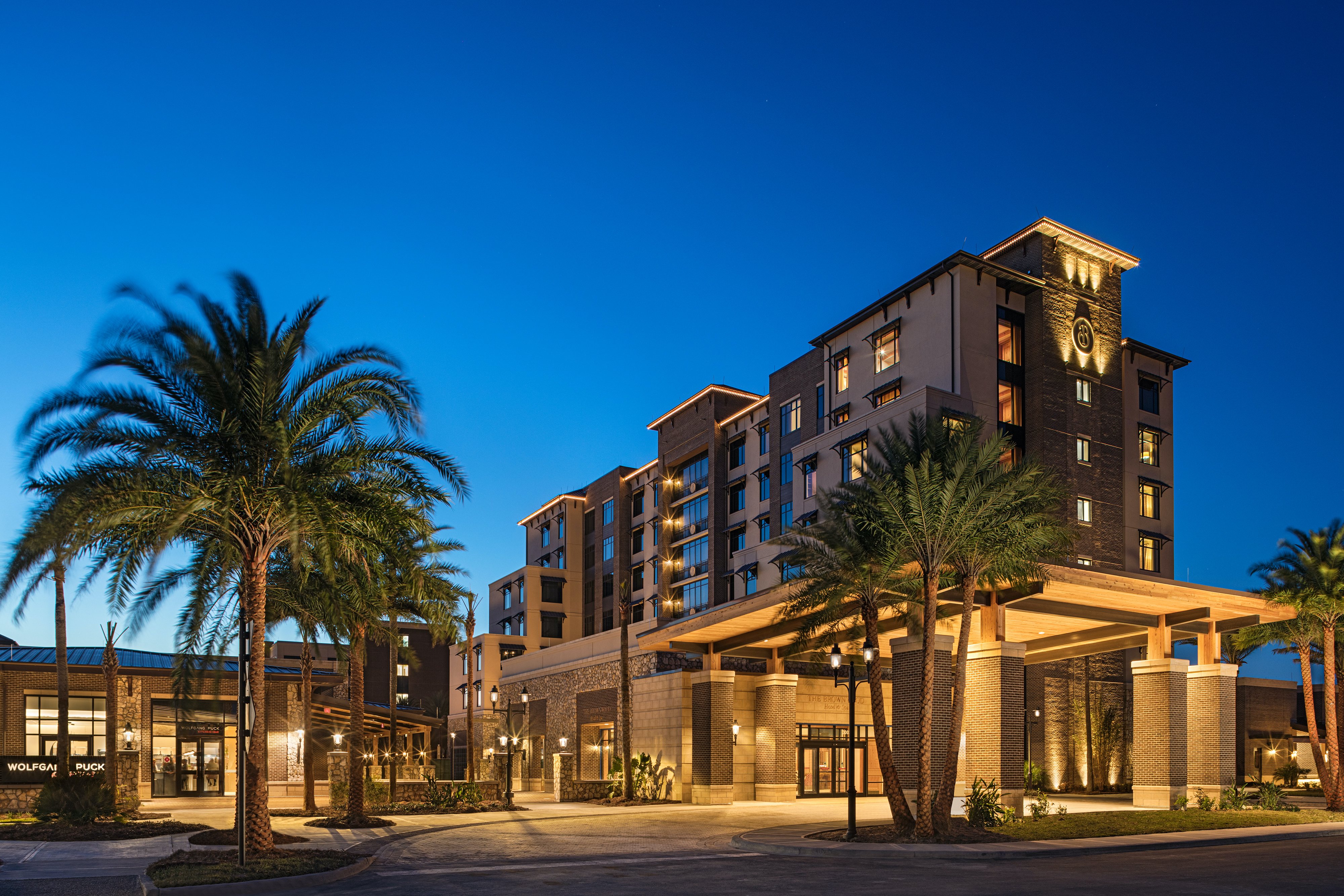 The Brownwood Hotel & Spa-官方