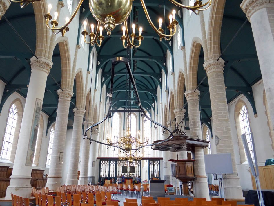 De Sint Laurenskerk van Weesp uit 1462-韦斯普必去景点