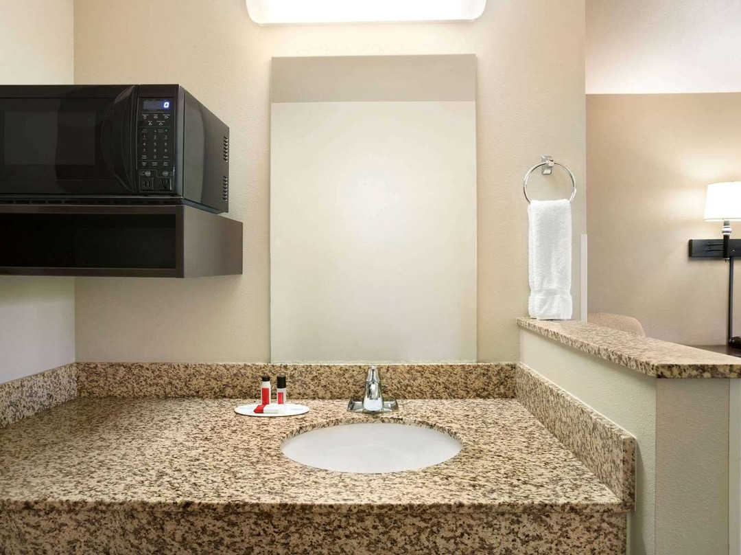 Travelodge by Wyndham Brunswick Near Fredrick主图