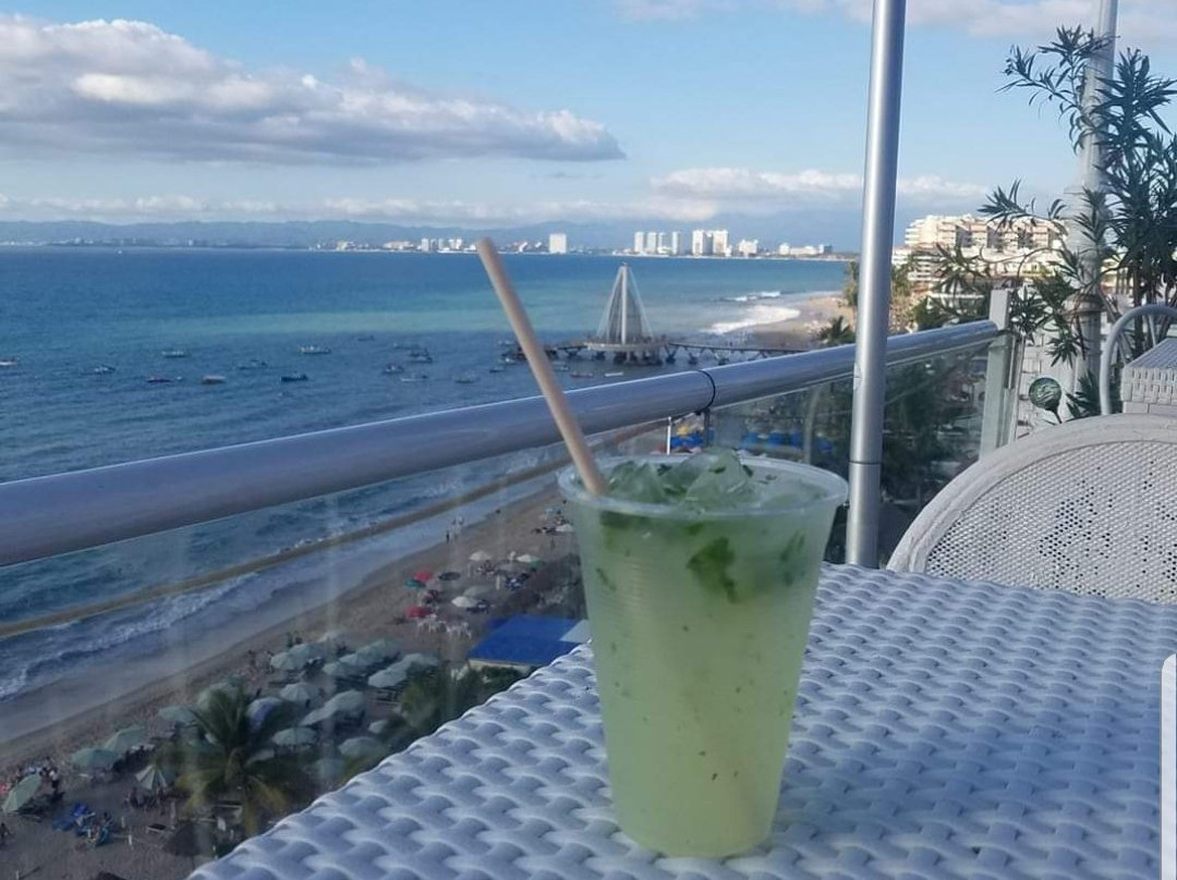 Blue Chairs Beach Club Restaurant & Bar-瓦拉塔港必去景点