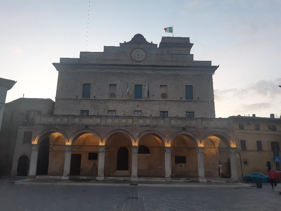 Piazza del comune-Montefalco必去景点