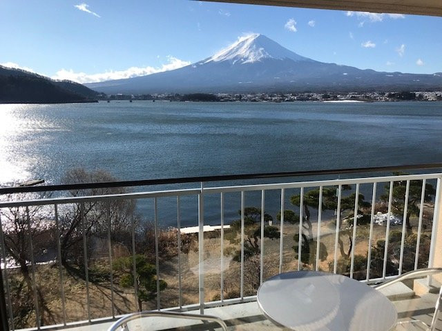秀峰阁 湖月主图