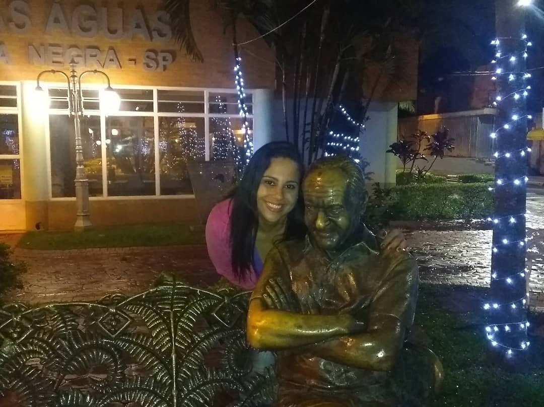 Estátua Ronald Golias-塞拉内格拉必去景点