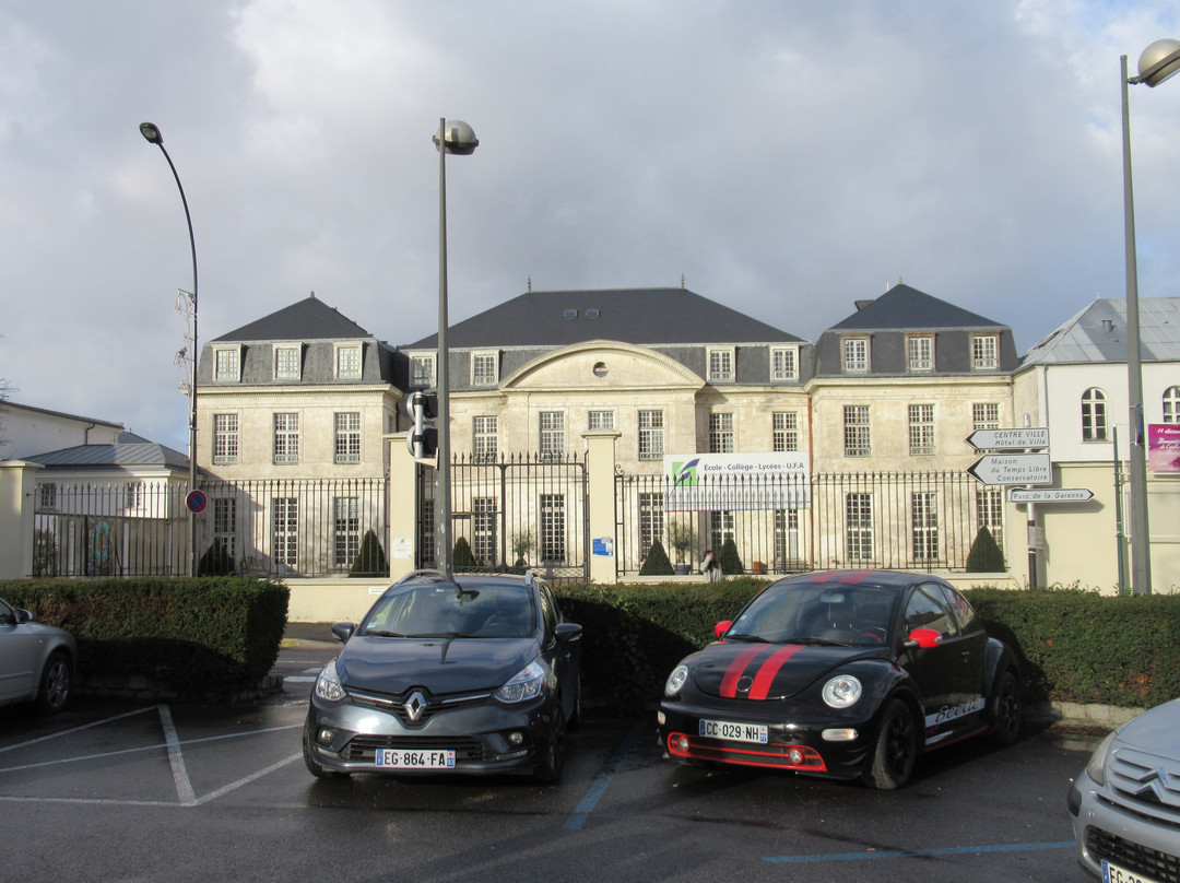 Ancien Château de Vaujours景点图片