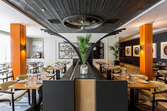 Cloghran餐馆和美食-Collage Restaurant