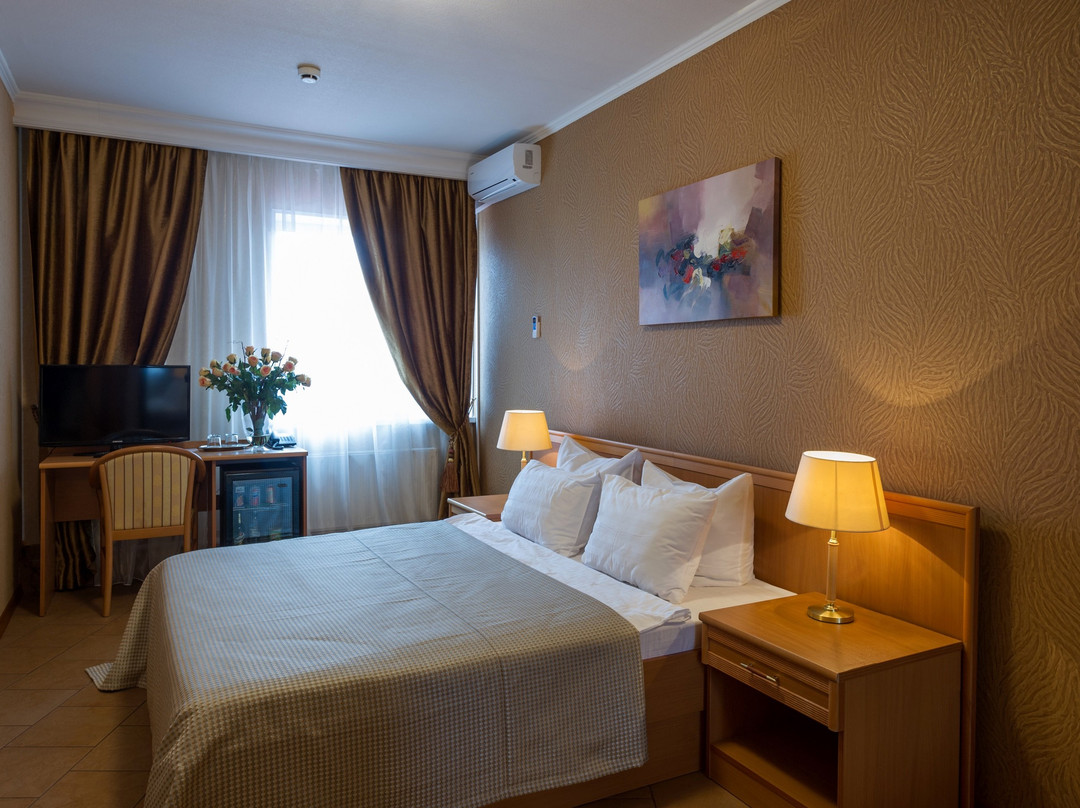 Novy Hotel主图