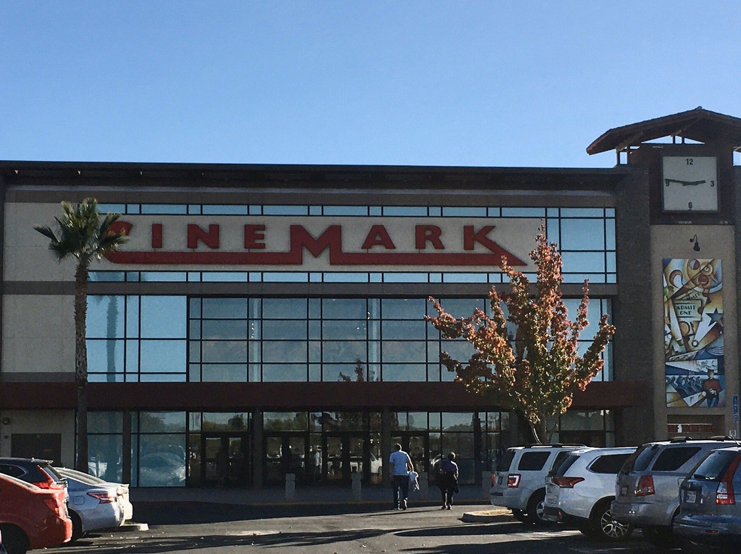 Cinemark Jess Ranch-Apple Valley必去景点