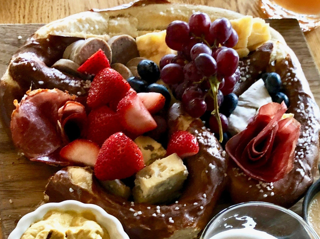 Bolton Valley餐馆和美食-Von Trapp Family Lodge Lounge