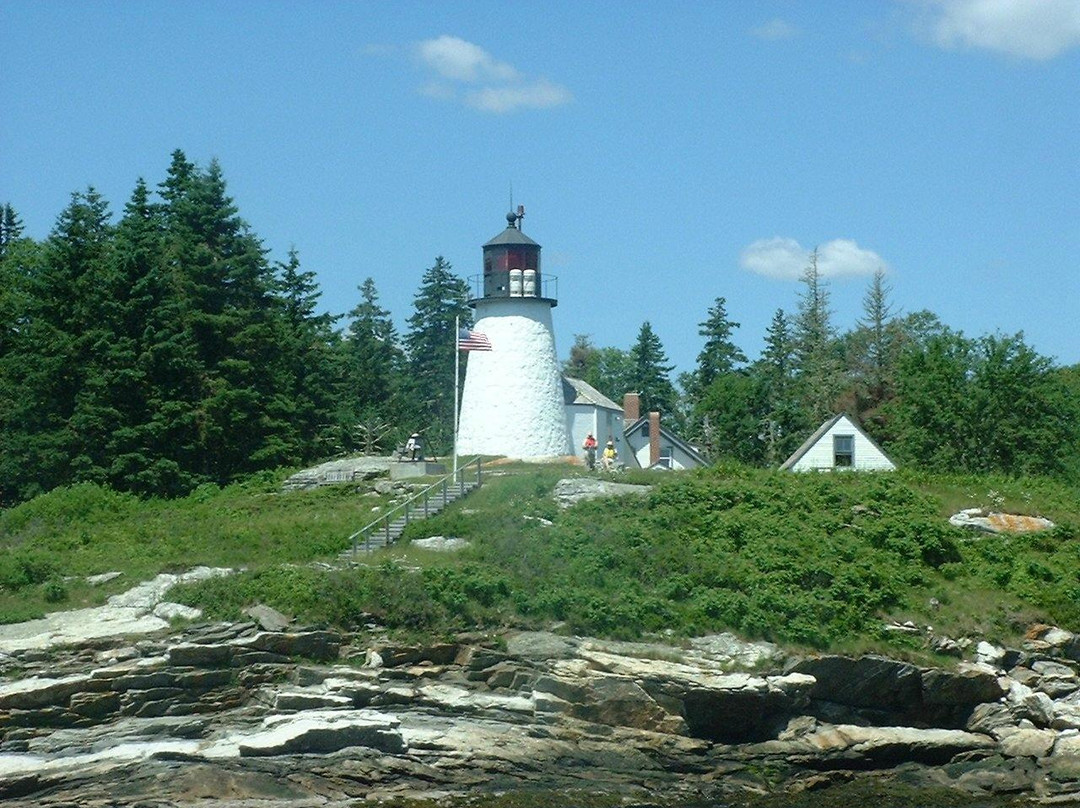 Burnt Island Lighthouse景点图片