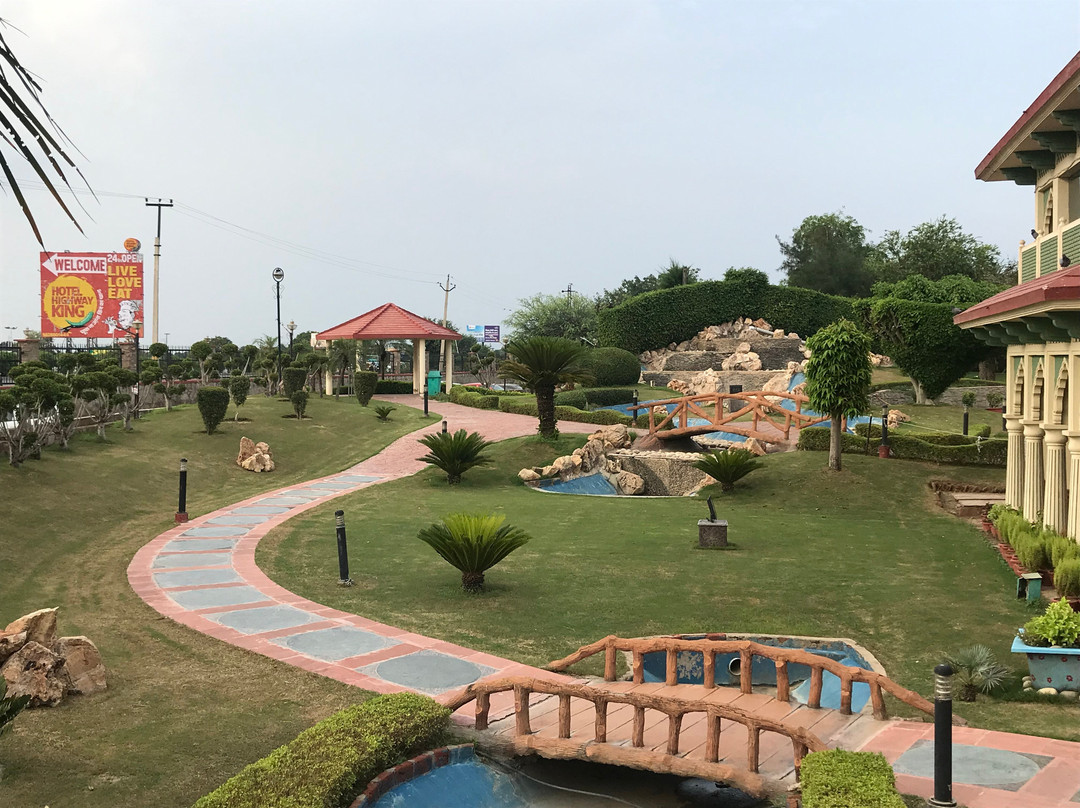 西瓦绿洲度假村主图