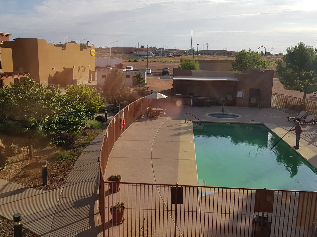 孟科匹传统套房酒店主图