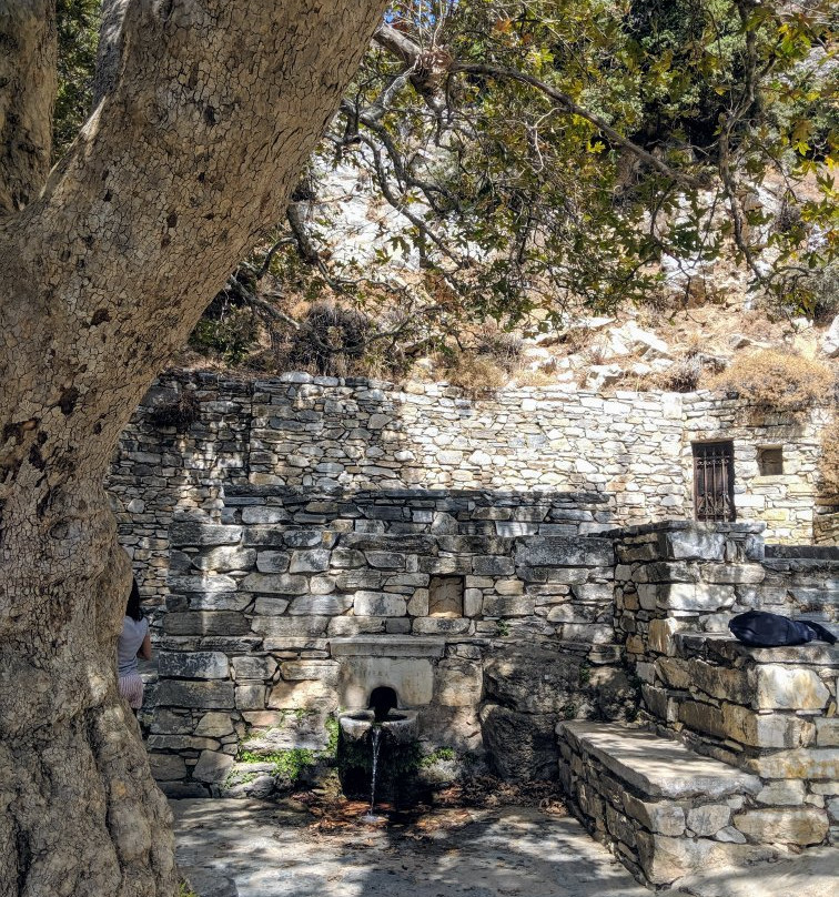 Cave of Zeus-Filoti必去景点