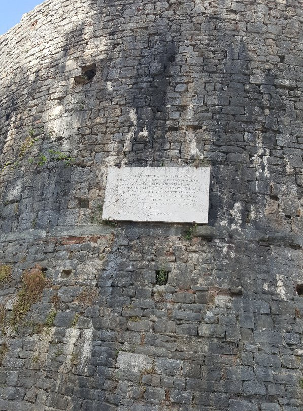 Parco Della Rocca-托迪必去景点