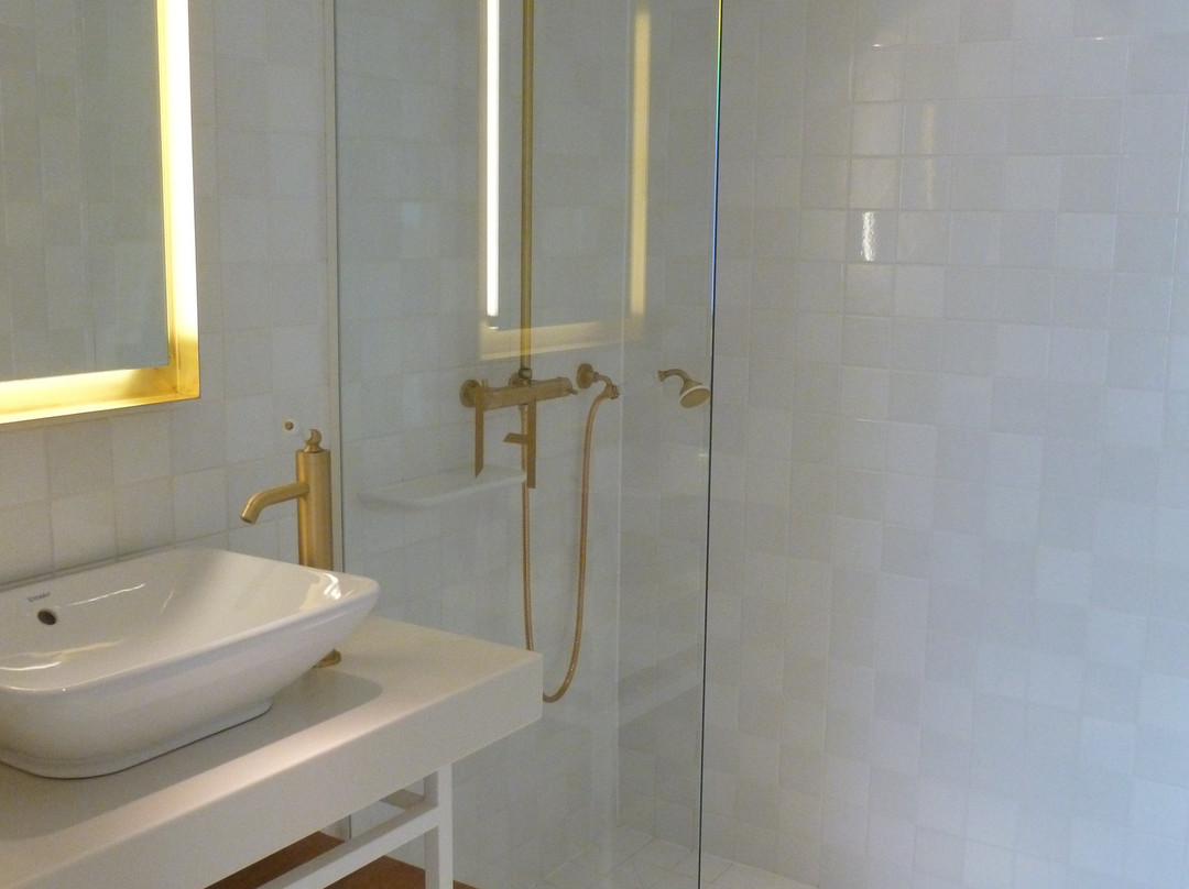 勒斯哈里斯酒店主图