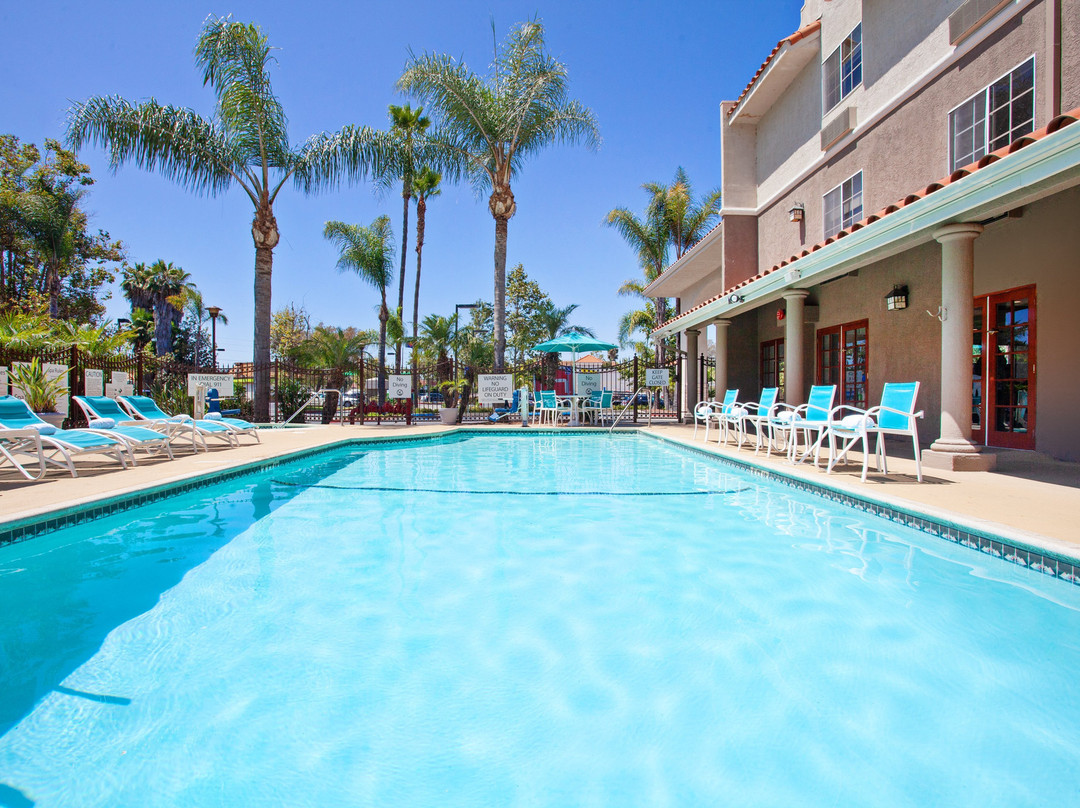 Holiday Inn Express & Suites San Diego-Escondido by IHG主图