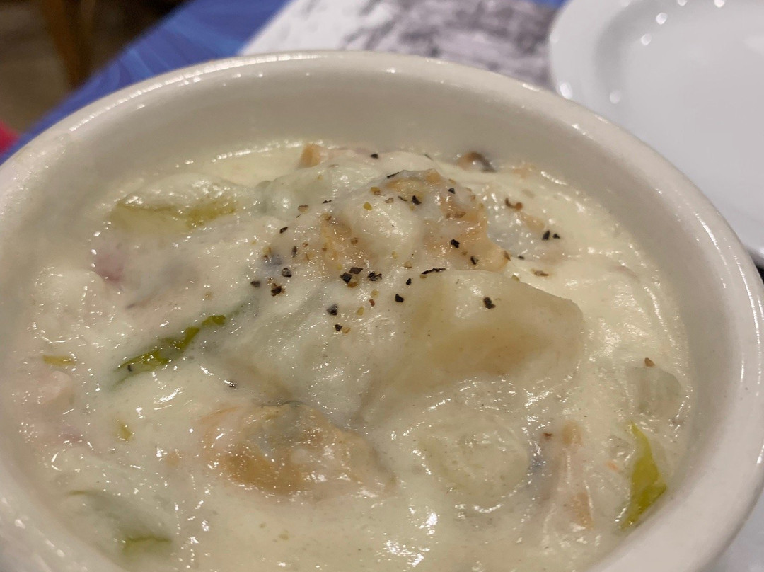 Surfrider Resort Hotel主图