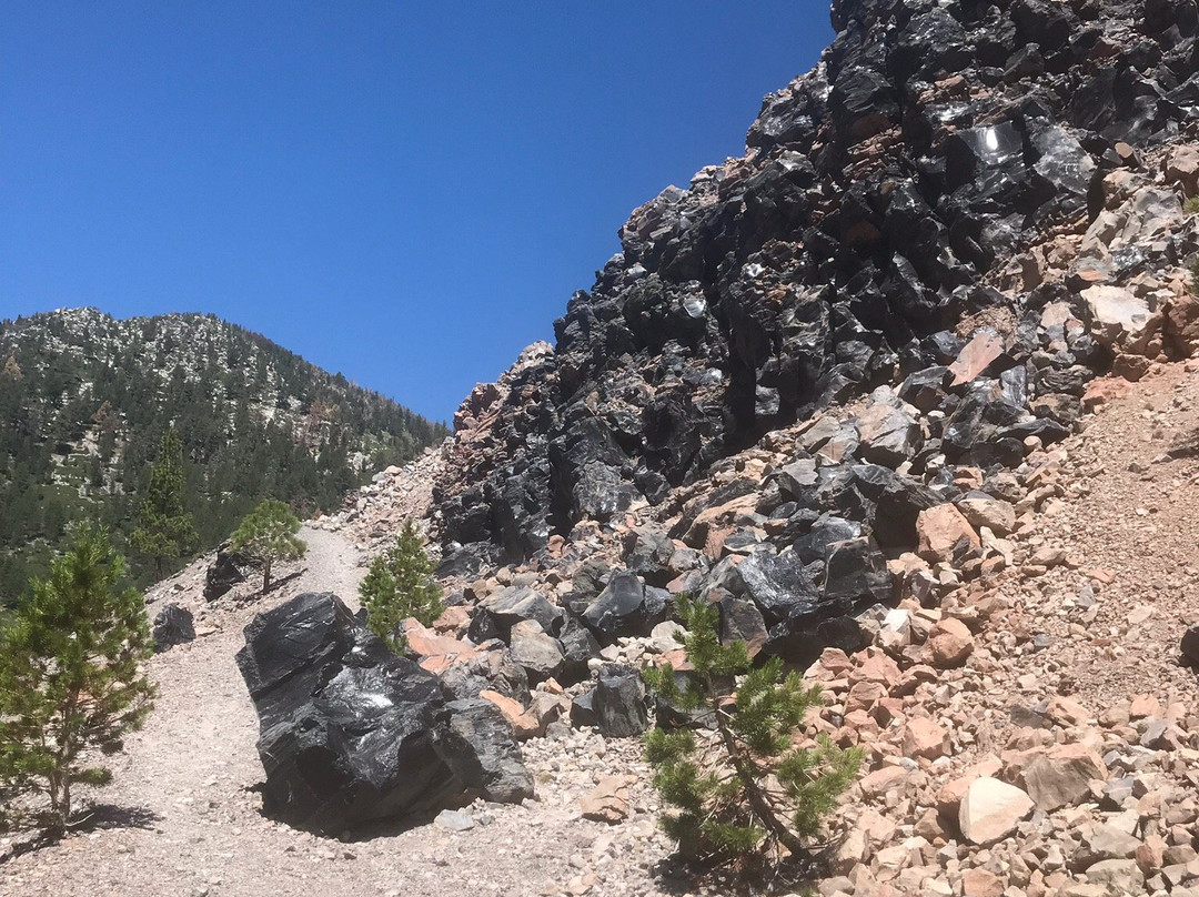 Obsidian Dome-马姆莫斯湖必去景点