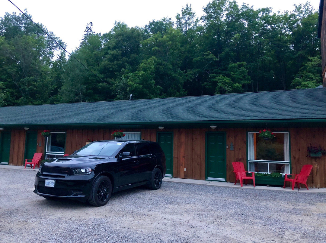 Dwight Village Motel主图