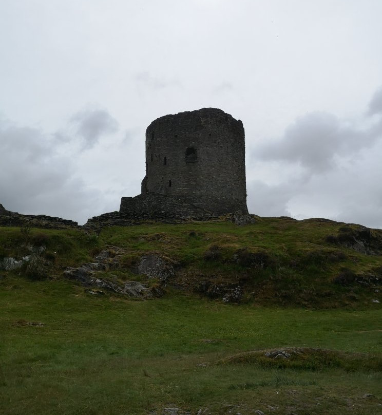 Dolbadarn Castle景点图片