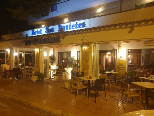 瑟斯蓬特特斯酒店主图