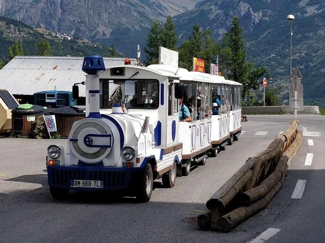 Le Petit Train Blanc du Travers景点图片