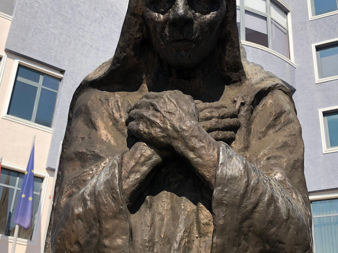 Monument to Mother Teresa-Shkoder必去景点