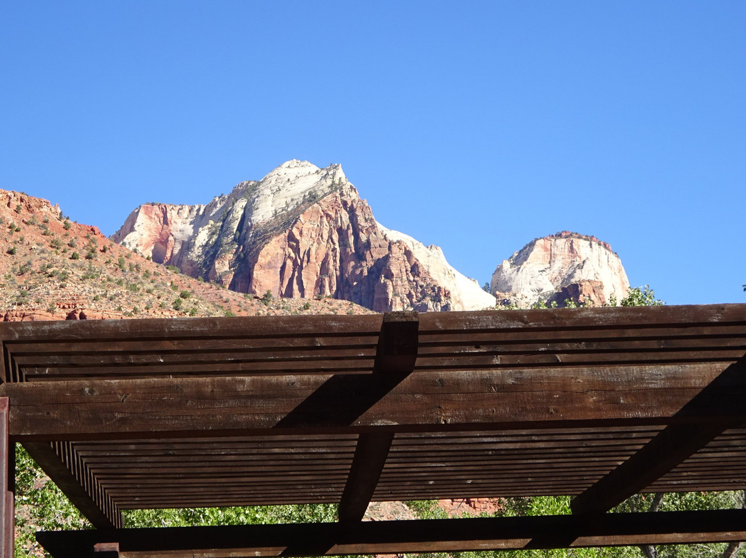 Zion Canyon Visitor Center景点图片
