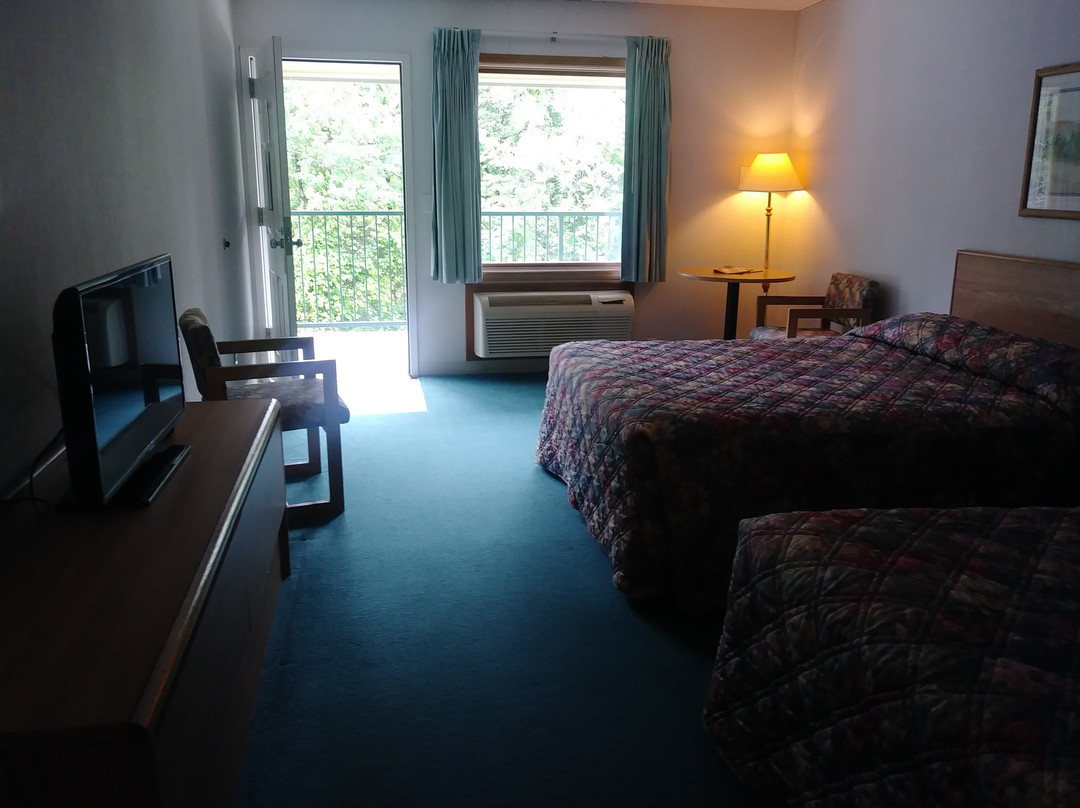 Four Seasons Inn主图