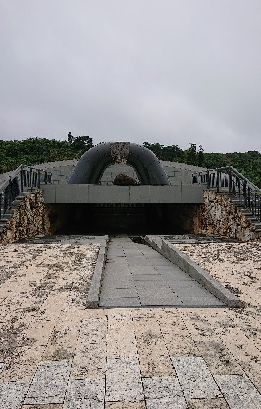 Heiwa no Oka Monument-糸满市必去景点