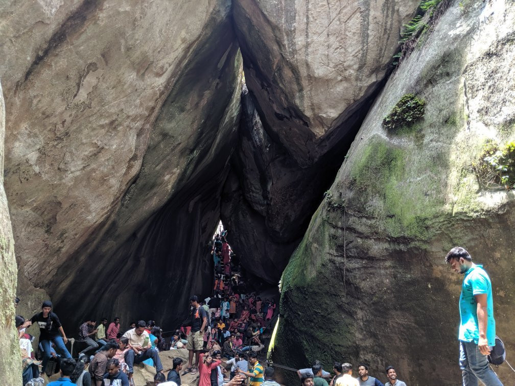 Edakkal Caves景点图片