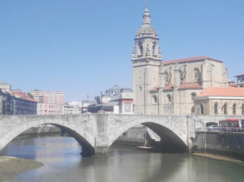 Freetour-毕尔巴鄂必去景点