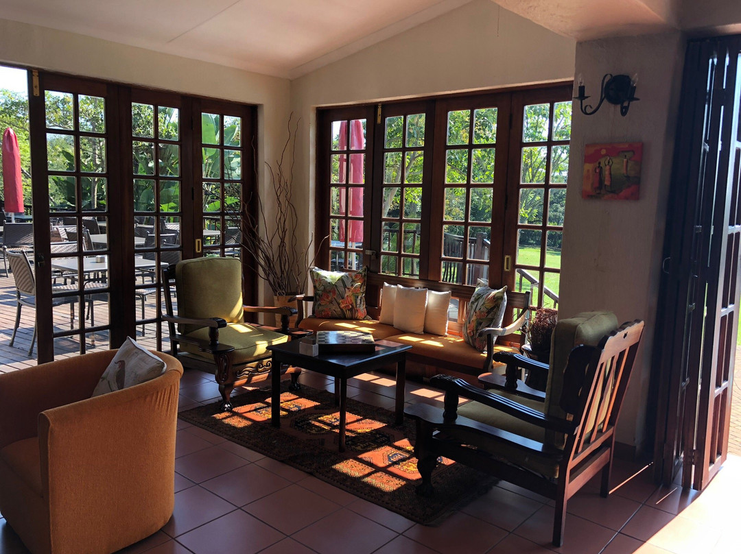 Hulala Lakeside Lodge主图