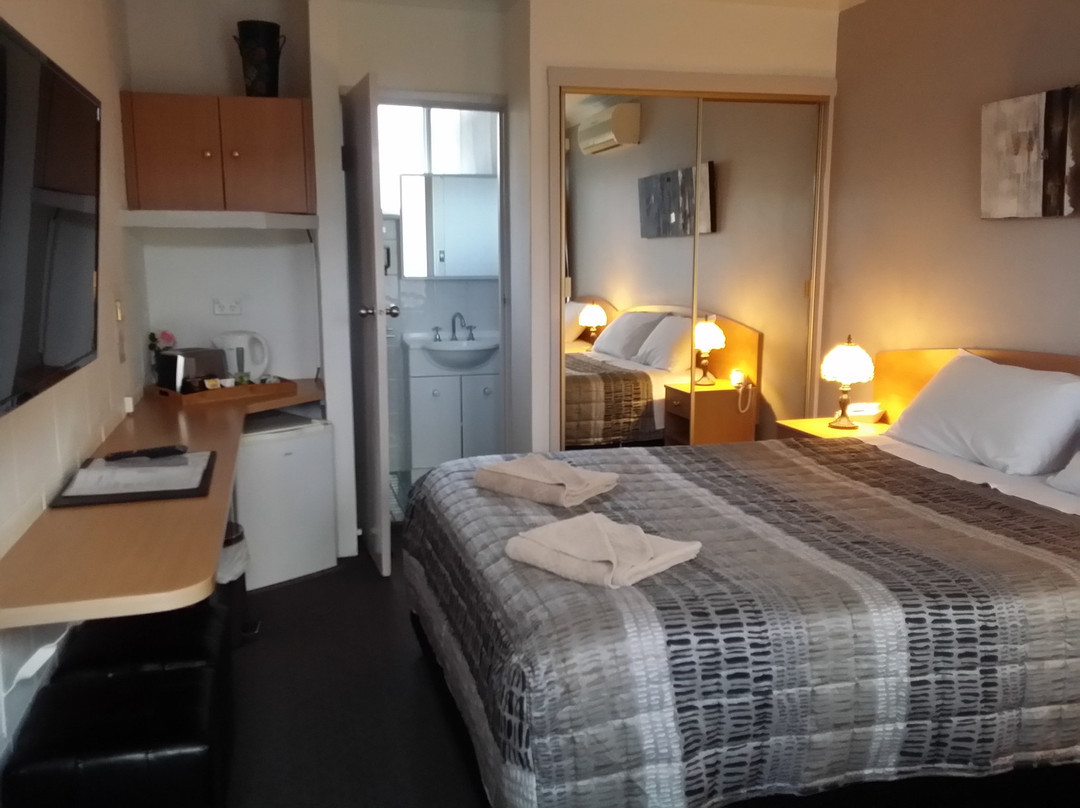 White Manor Motel主图