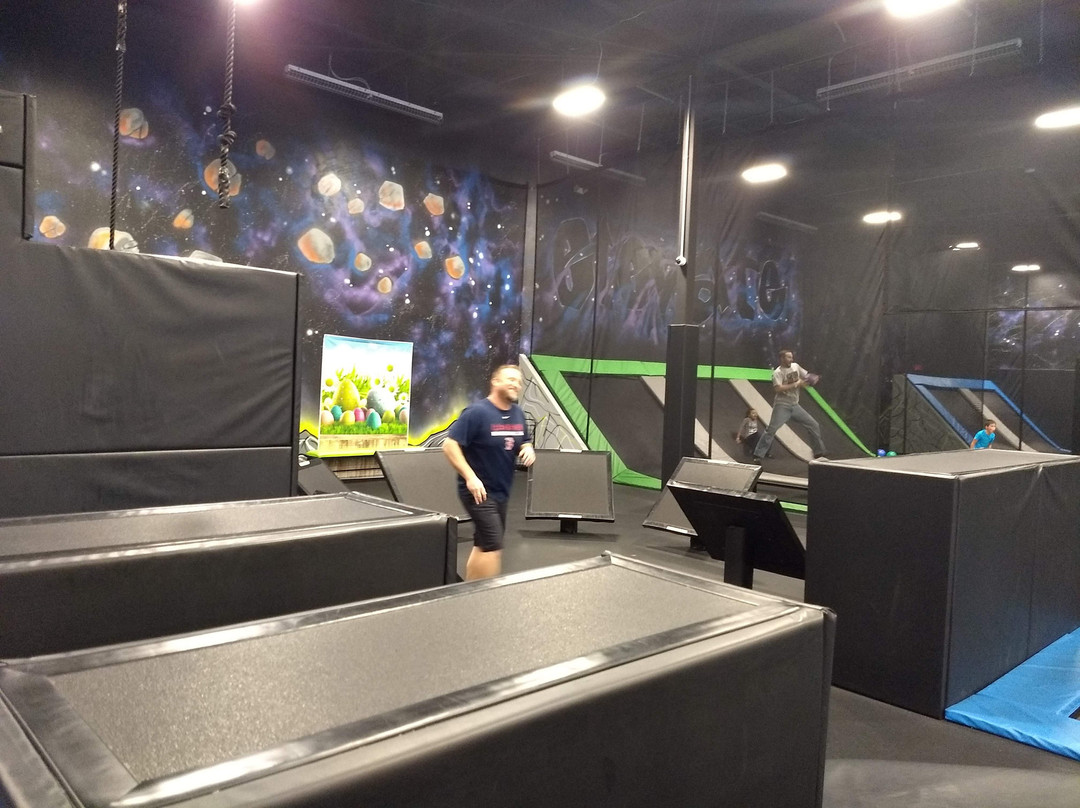 Elevate Trampoline Park景点图片